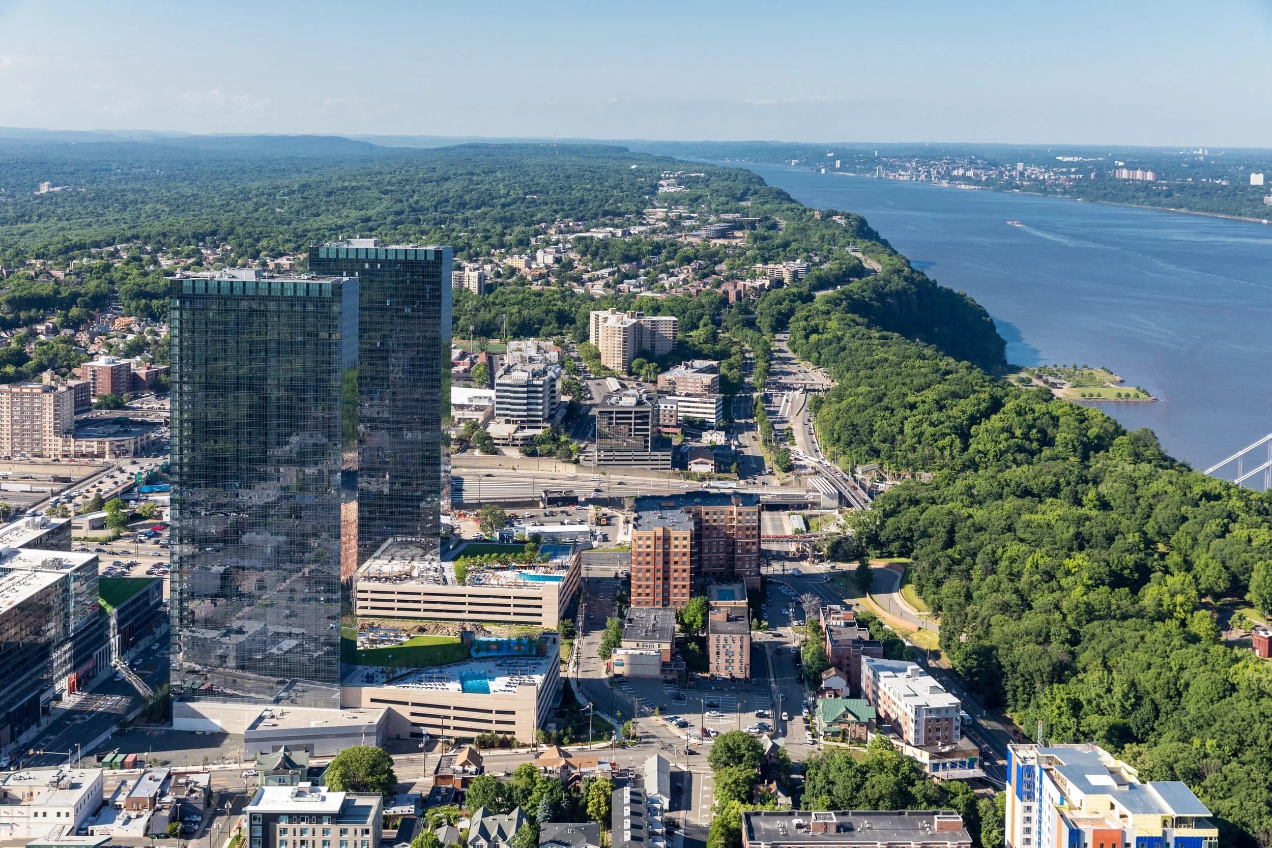 Fort Lee laundry and dry cleaning service