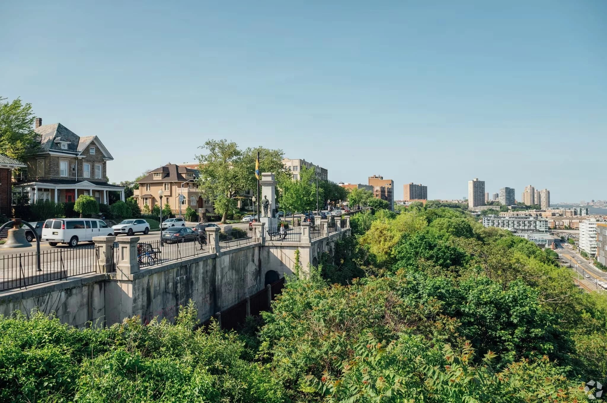 North Bergen laundry and dry cleaning service